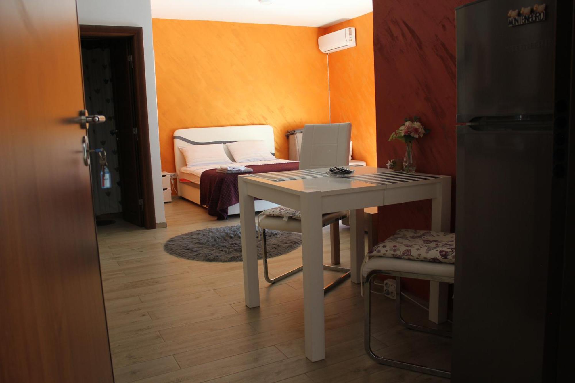 Apartments Kapisoda Цетине Экстерьер фото