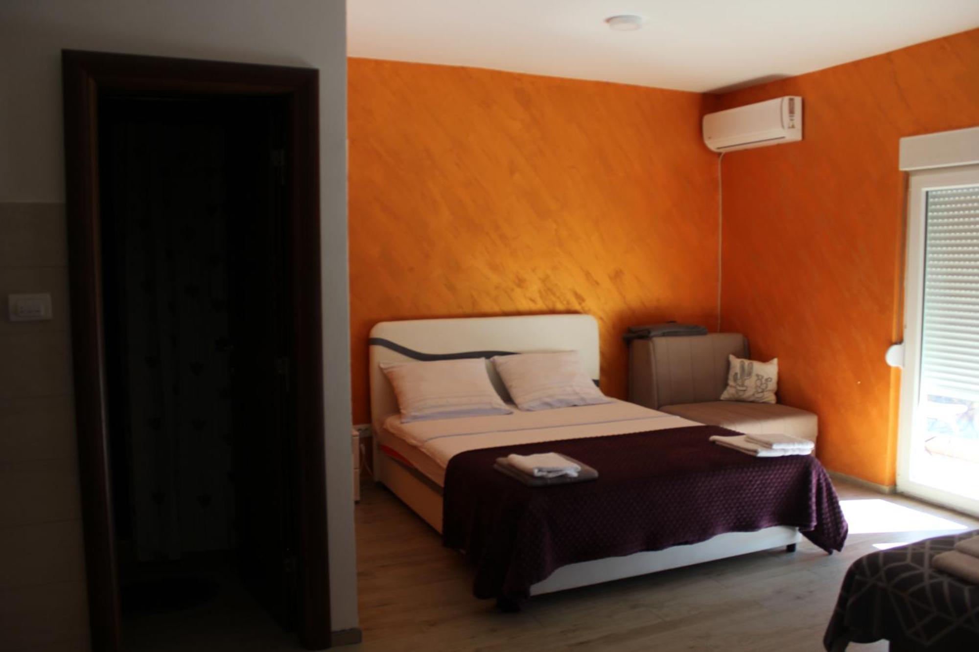 Apartments Kapisoda Цетине Экстерьер фото