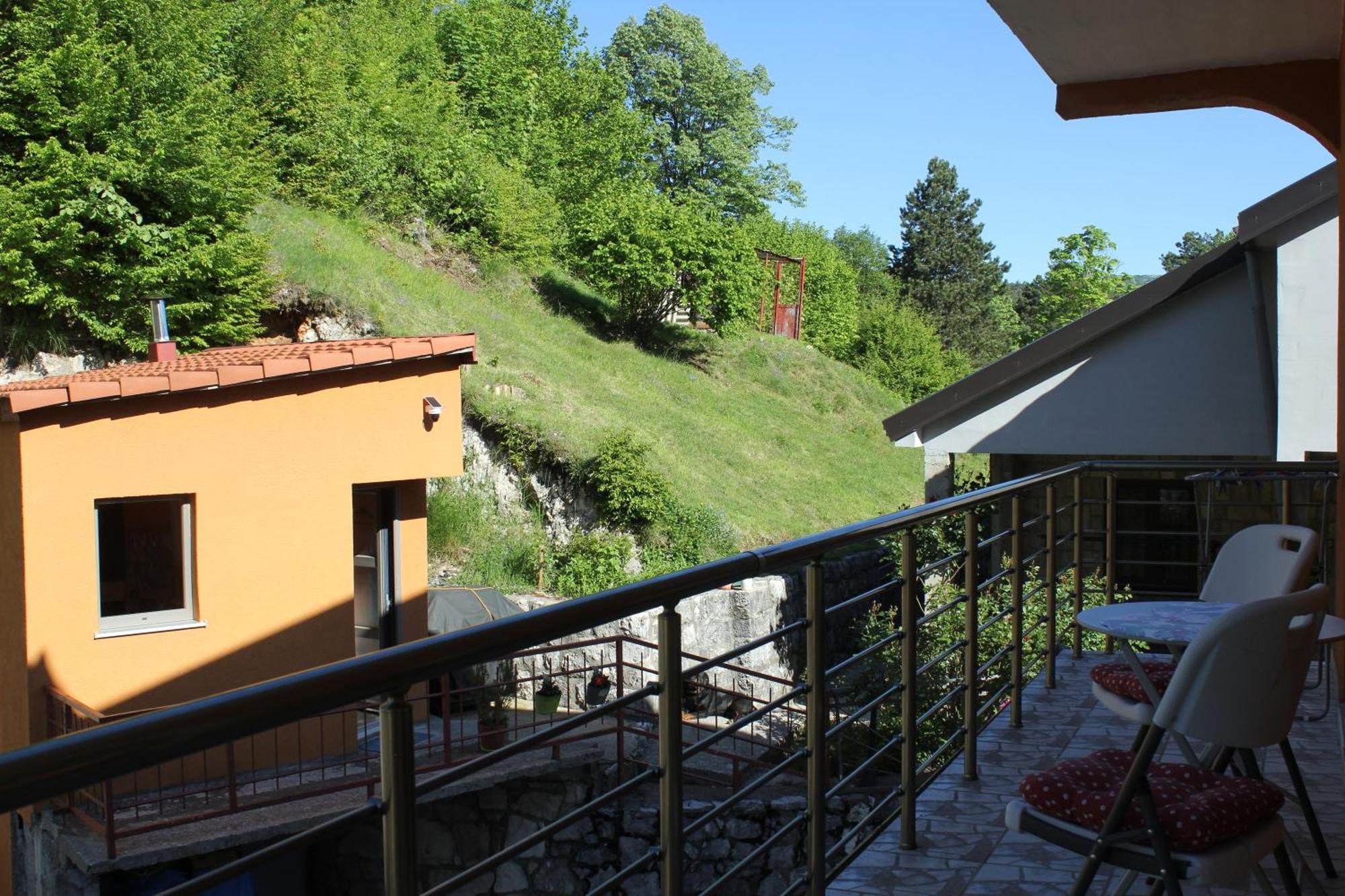 Apartments Kapisoda Цетине Экстерьер фото